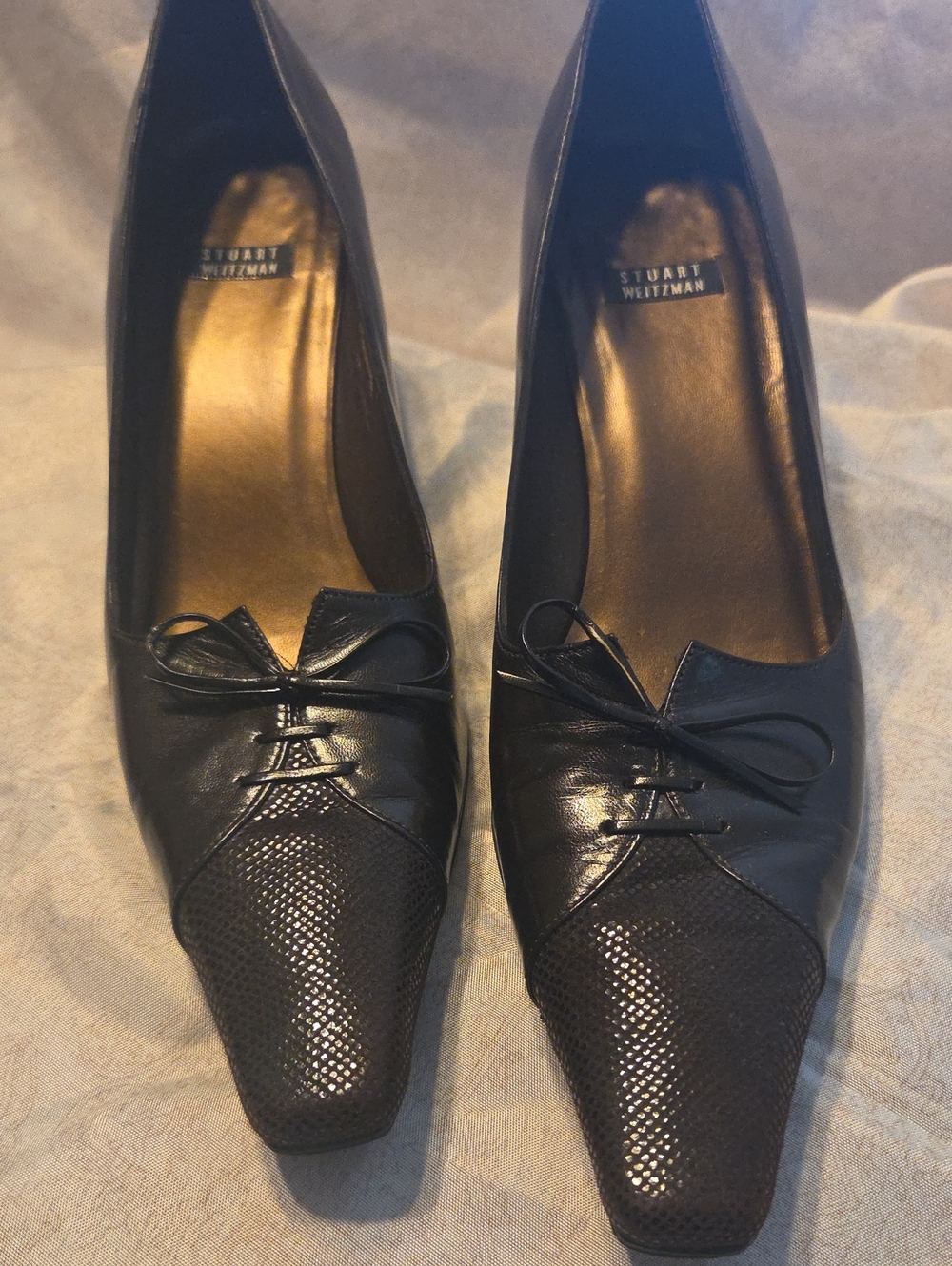 0Stuart Weitzman Dark Brown Leather Bow-Detail Pumps